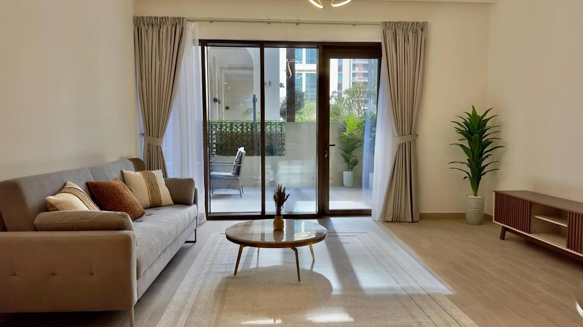 Luxury Apartment With Private Beach Access In Creek Beach contacts